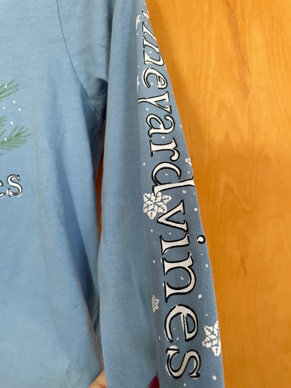 RARE FUZZY Vineyard Vines Light Blue Long-Sleeve Holiday Whale Tee Nutcracker S - Picture 3 of 7